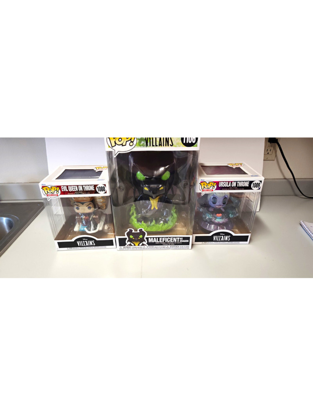 Funko Pop Disney Villains Lot Maleficent 1106 Ursula 1089 Evil Queen 1088